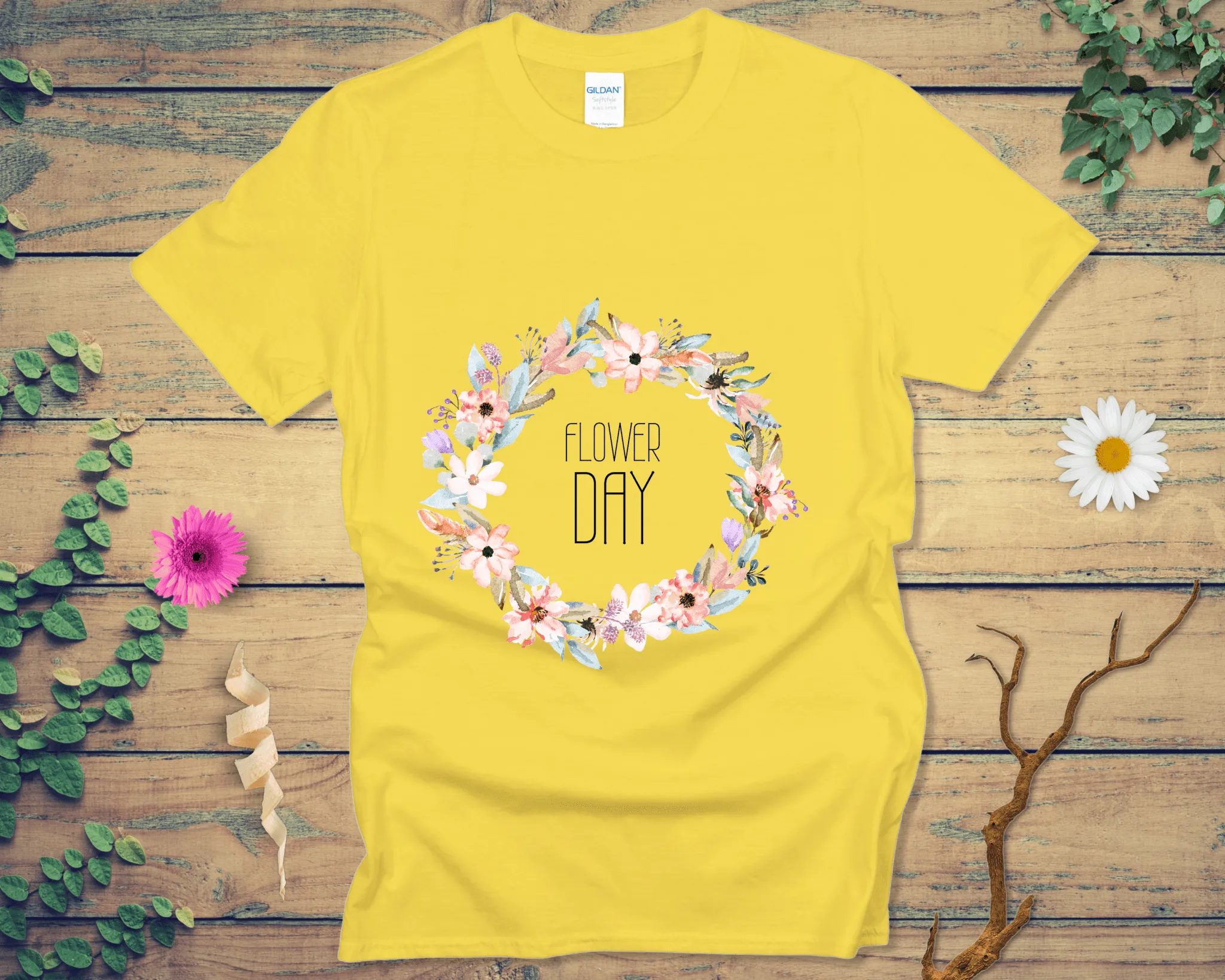 Watercolor Wreath Tee - LOST HUES